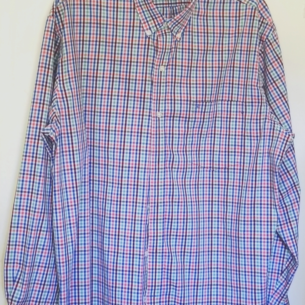 IZOD Men Long Sleeves shirt